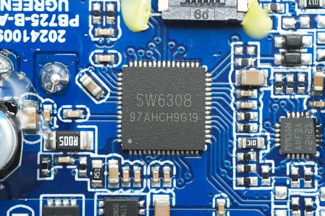 C方案绿联100W大功率快充移动电源拆解冰球突破内置智融科技SW6301 SO(图4)