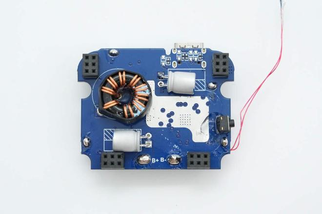 C方案绿联100W大功率快充移动电源拆解冰球突破内置智融科技SW6301 SO(图9)